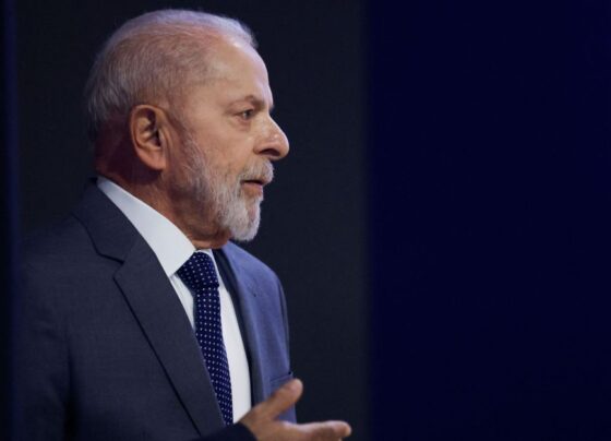 Peças de ouro, espada com punhal em marfim, fuzil e taças dadas por adversário político: os presentes guardados no Instituto Lula
