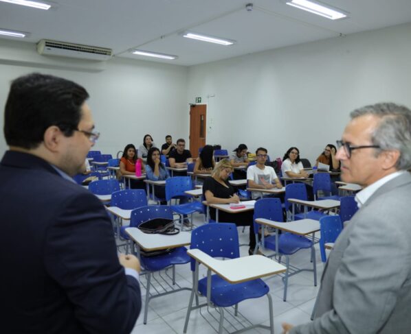 Alese apresenta Revista de Informação Legislativa para acadêmicos de Direito da Unit