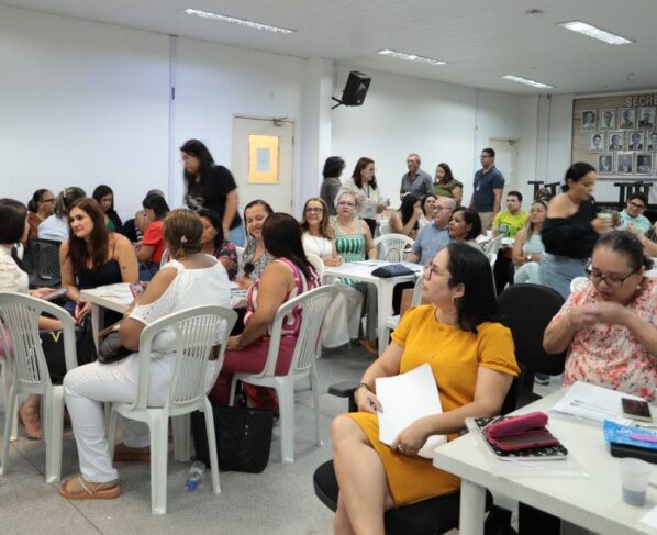 Mais de 200 técnicos da educação participam da oficina para apropriação dos índices de desempenho escolar de Sergipe