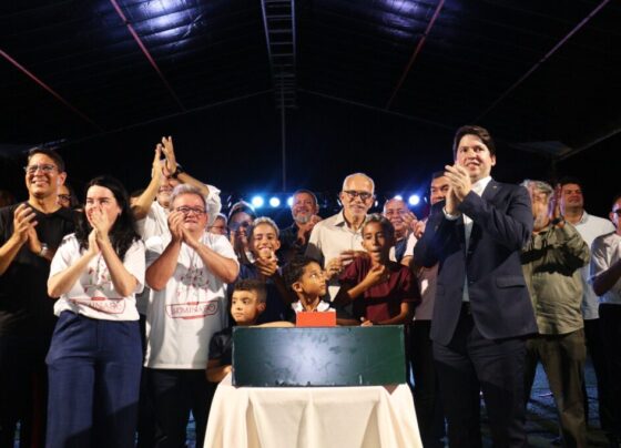 Aracaju ganha vida com acendimento das luzes do Natal Iluminado – FaxAju