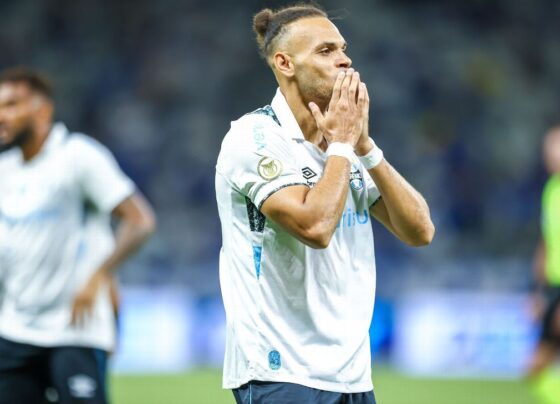 Braithwaite se manifesta sobre rumor que irritou até presidente do Grêmio