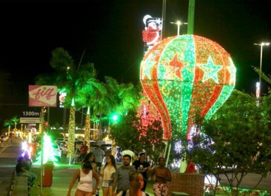 Decoração natalina temática transforma Calçadão da Praia Formosa, em Aracaju, em um cartão-postal iluminado – AJN1