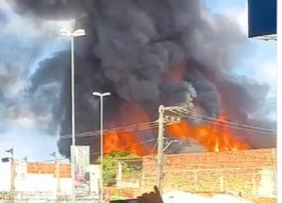Incêndio de grande proporções atinge distribuidora de materiais industriais e segurança em Aracaju – FaxAju