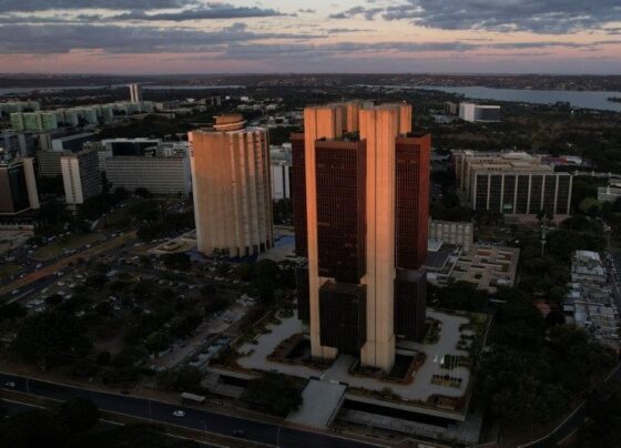 Inter vê BC subir juros em 0,75 ponto na próxima semana e Selic em 13% em 2025