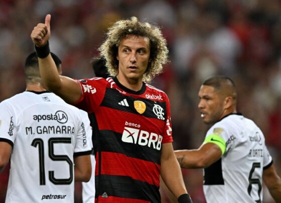 Vasco sonda situação de David Luiz após saída do Flamengo
