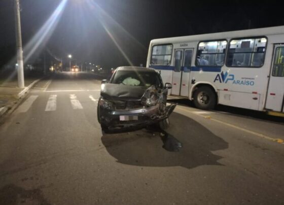 Carro bate em ônibus na Zona de Expansão, em Aracaju – AJN1
