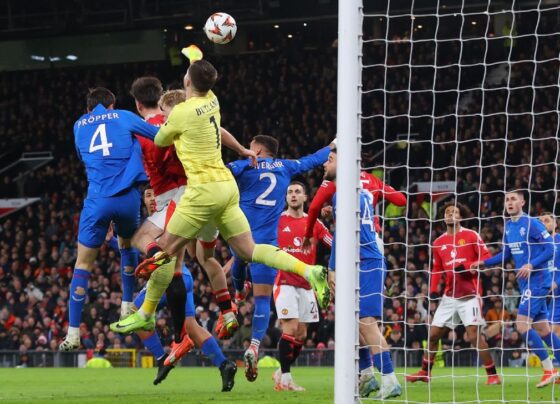 Europa League: com gol contra bizarro, United vence Rangers e encaminha vaga nas oitavas