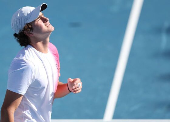 João Fonseca começa com tudo, mas perde e dá adeus ao Australian Open