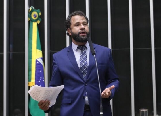 Quem é Pastor Henrique Vieira, que concorre à presidência da Câmara