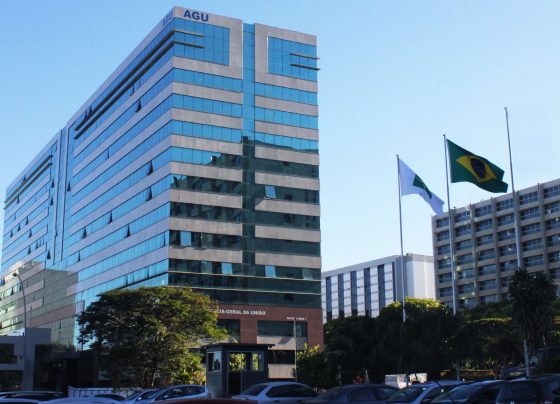 AGU faz acordo para acelerar ações de anistiados políticos