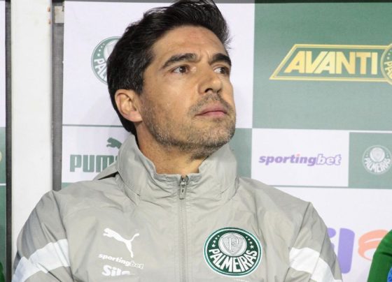 Abel volta a criticar mídia por frase sobre ter detonado Estêvão no Palmeiras