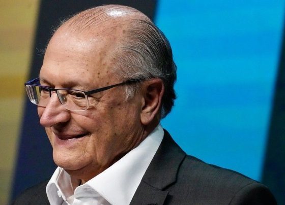Alckmin volta a falar em “cautela“ sobre taxação do aço