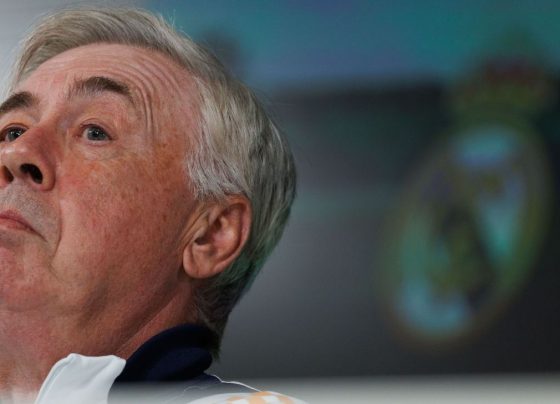 Ancelotti é bombardeado com perguntas sobre Vini Jr e se irrita