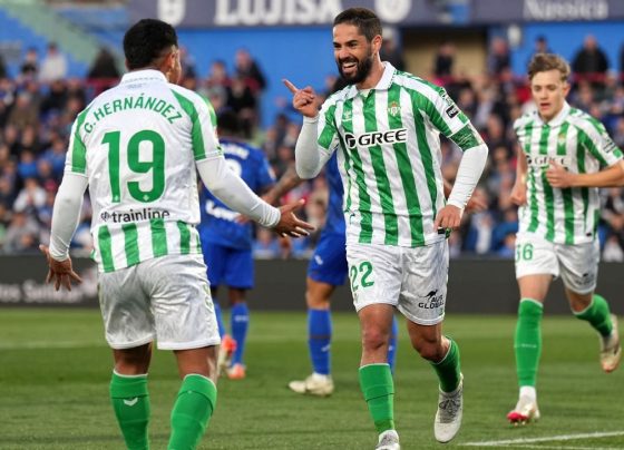 Antony dá assistência, mas acaba expulso em vitória do Betis sobre o Getafe