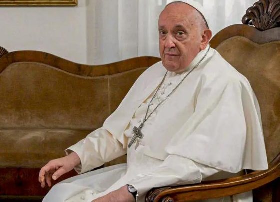 Após crise respiratória, Papa Francisco recebe transfusão de sangue – FaxAju