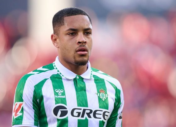 Barcelona negocia liberação de Vitor Roque para fechar venda ao Palmeiras