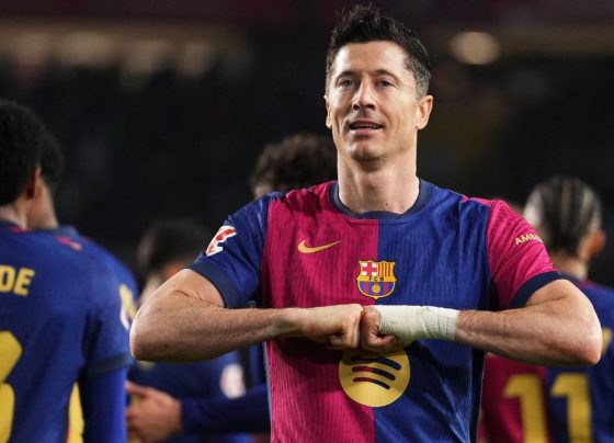 Barcelona vence Rayo Vallecano em jogo com polêmica e vira líder de LALIGA