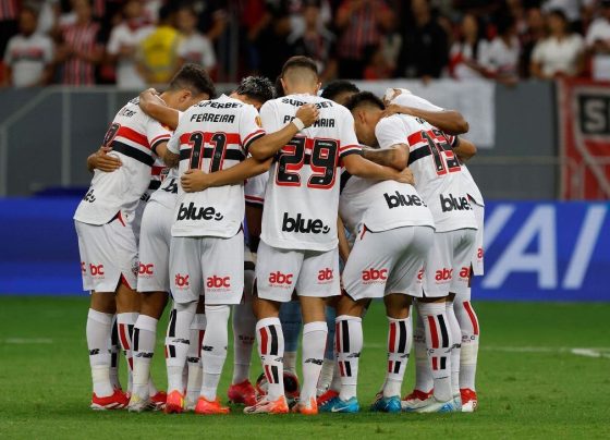 Bastidores do São Paulo têm reunião entre jogadores e cobrança geral