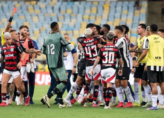 ‘Batalha’ e ‘escândalo’: briga em Flamengo x Botafogo repercute no mundo