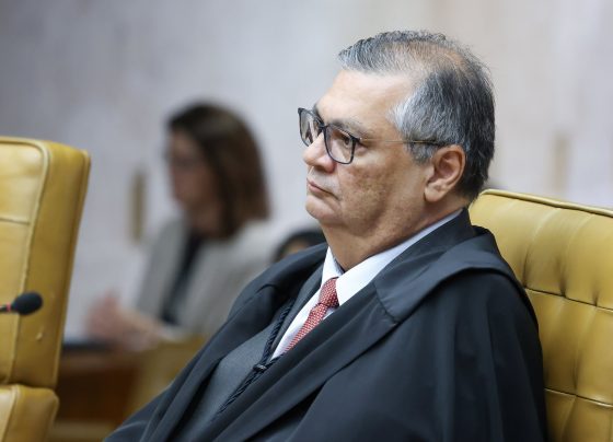 Dino nega auxílio-alimentação a juízes de MG para evitar “super-salário“