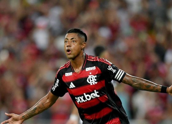 Flamengo vence clássico contra o Vasco e garante classificação no Carioca