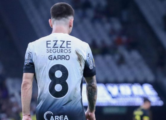 Garro admite incômodo por perder a 10 para Depay: ‘Sentimento não foi bonito’