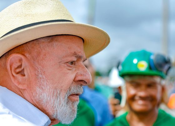 Governo aposta em medidas “populares“ para reverter queda