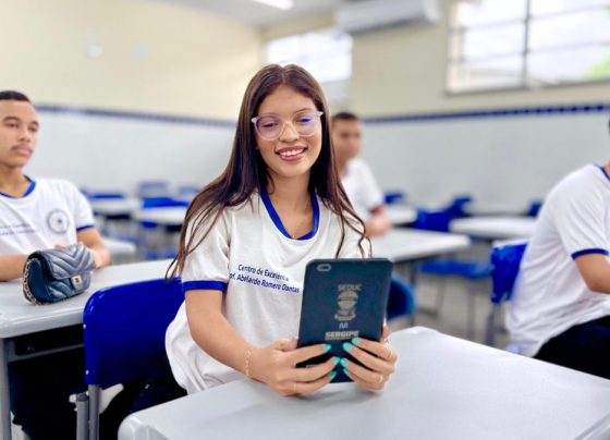 Governo reafirma compromisso com tecnologia na educação – FaxAju