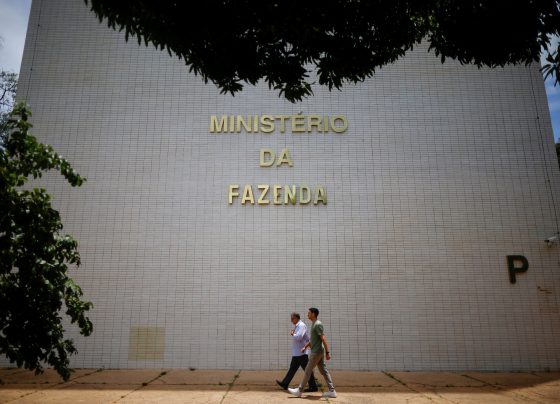 Ministério da Fazenda mantém projeção de inflação em 4,8% para 2025