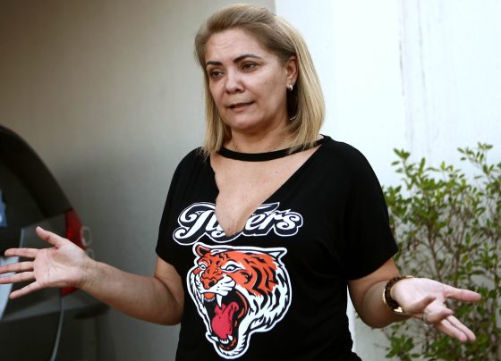 Ministério devolve nacionalidade brasileira a ex-esposa de Bolsonaro