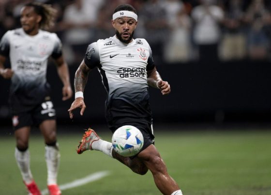 Neto elege Memphis Depay como ‘Pé de Rato’ em vitória do Corinthians