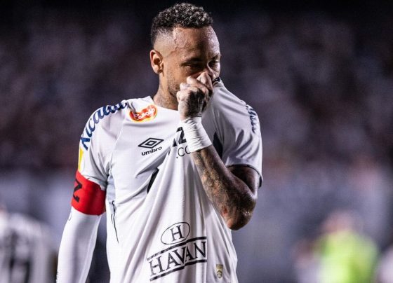 Neymar marca, Santos vence e volta ao topo do grupo B do Paulista