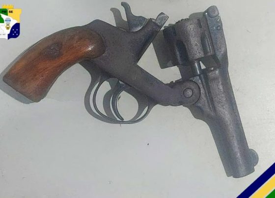 Polícia Militar aprende arma de fogo em Aracaju – P.M.S.E.