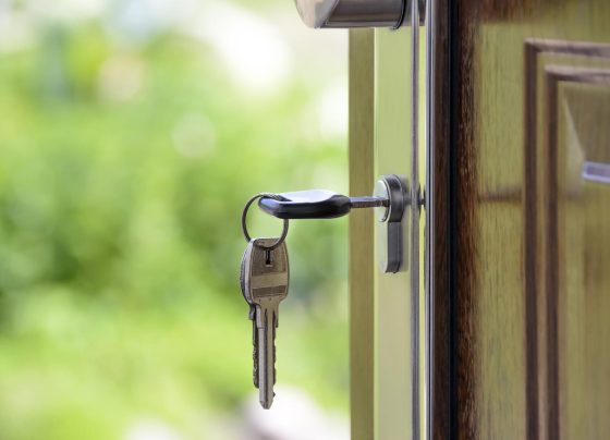 Preço do aluguel sobe mais que o triplo da inflação em janeiro, diz estudo