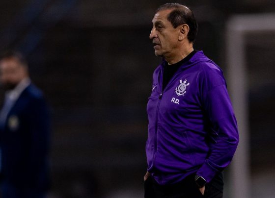 Ramón Díaz descarta necessidade de novo zagueiro no Corinthians