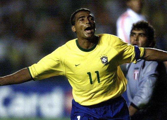 Romário coloca Ronaldo ‘na parede’ e pergunta se teria vaga na seleção de 2002