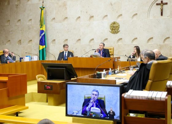 STF tem maioria para condenar homem que furtou Constituição durante 8/1