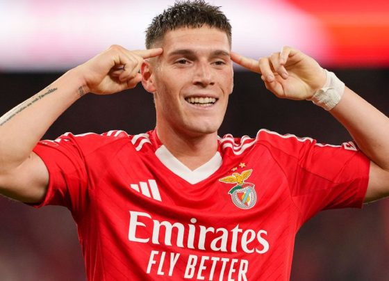 Santos anuncia a contratação de Rollheiser, que assina até 2028