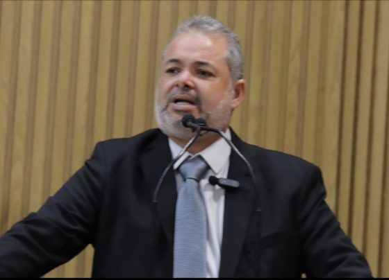 Rodrigo Fontes destaca avanços de políticas públicas na Educação e Saúde do Estado