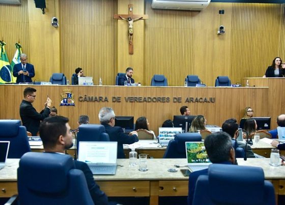 VEREADORES RECEBEM SECRETÁRIA DE SAÚDE PARA PRESTAÇÃO DE CONTAS E SOLICITAM MELHORIAS PARA A POPULAÇÃO – FaxAju