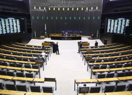 Após Carnaval, Câmara deve analisar projeto que libera emendas canceladas