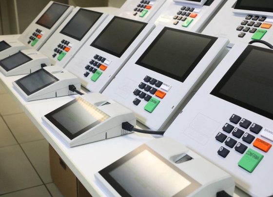 Autor de laudo encomendado pelo PL sobre urnas diz nunca ter citado fraude