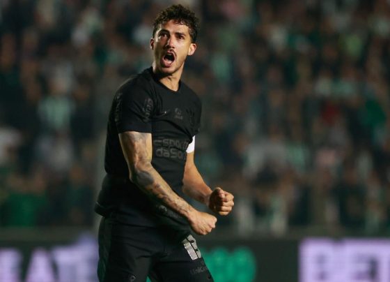 Gustavo Henrique explica discussão com Depay no vestiário do Corinthians