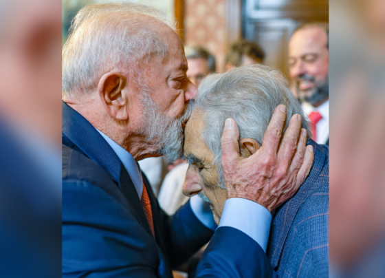 No Uruguai, Lula se encontra com Pepe Mujica: “Longa vida!“