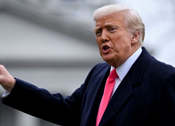 Tarifas de Trump sobre China, México e Canadá entram em vigor
