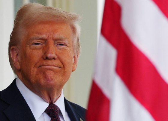 Trump não aliviará tarifas sobre fentanil, diz secretário dos EUA