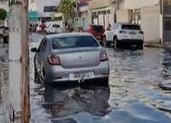 maré alta provoca alagamento e transtornos na 13 de Julho – FaxAju