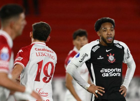 Corinthians perde do Huracán e dá adeus à Sul-Americana após gol do América de Cali