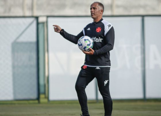 Ex-Vasco expõe situação de Felipe: ‘Se disser que é querido, estou mentindo’
