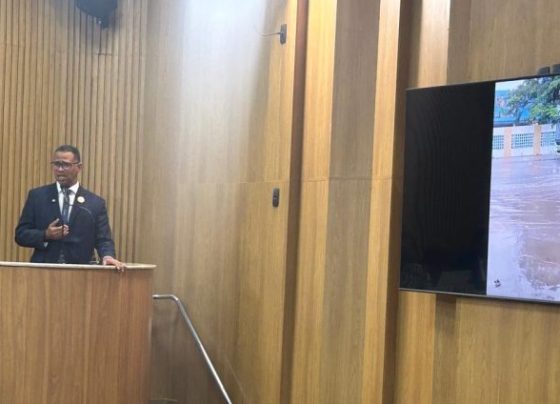 “Precisamos, com urgência, de um planejamento e de investimentos para que Aracaju saia desse sufoco”, ressalta Byron sobre os alagamentos